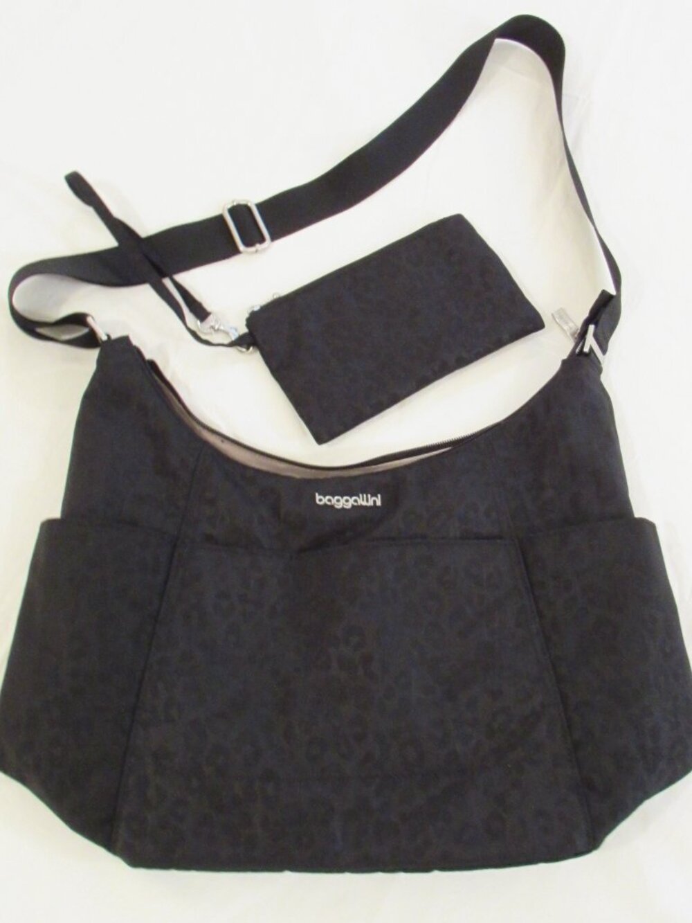 Baggallini Large Black Animal Print Travel Hobo Shoulder Bag and Wristlet